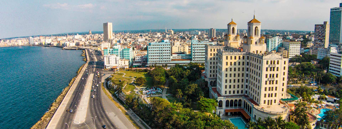 Panoramica del Malecón y Hotel Nacional de Cuba